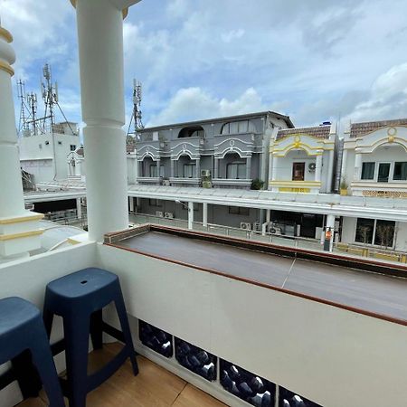 Inn Dulgence Patong Exterior photo