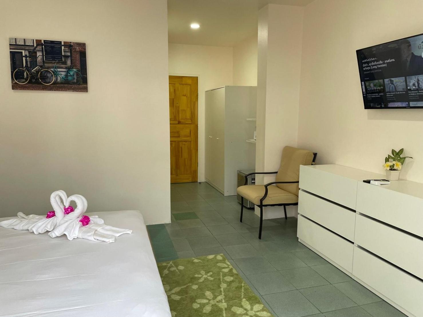 Inn Dulgence Patong Exterior photo