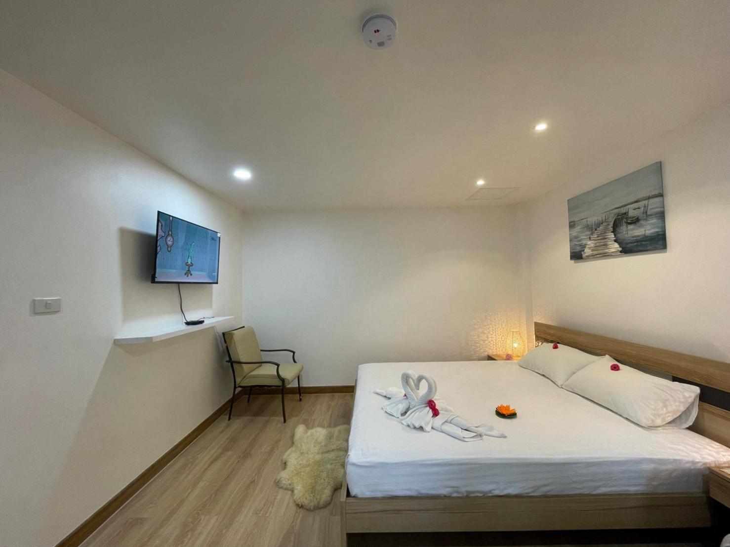 Inn Dulgence Patong Exterior photo